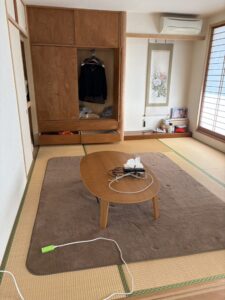 残置物(座卓、箪笥など)撤去前