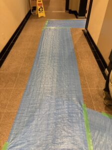 養生をされた廊下