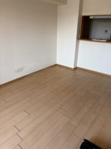 残置物撤去後の部屋。物が一つもない