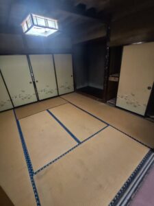 片付け後の和室。ゴミや雑貨が撤去されすっきりとしている。